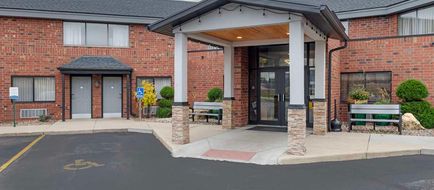 Quality Inn & Suites Exterior