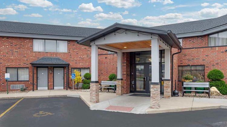 Quality Inn & Suites Exterior