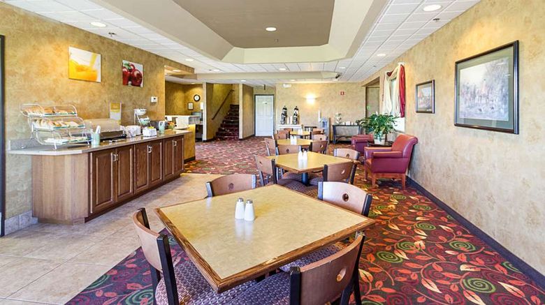 <b>Quality Inn Fairmont Restaurant</b>. Images powered by <a href="https://iceportal.shijigroup.com/" title="IcePortal" target="_blank">IcePortal</a>.