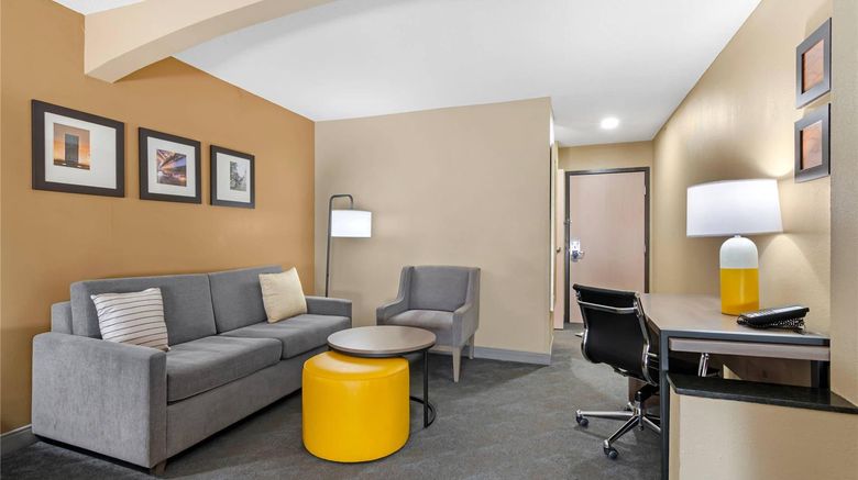 <b>Comfort Inn & Suites near Worlds of Fun Suite</b>. Images powered by <a href="https://iceportal.shijigroup.com/" title="IcePortal" target="_blank">IcePortal</a>.