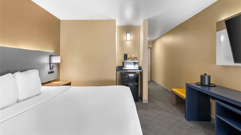 <b>Comfort Inn & Suites near Worlds of Fun Room</b>. Images powered by <a href="https://iceportal.shijigroup.com/" title="IcePortal" target="_blank">IcePortal</a>.