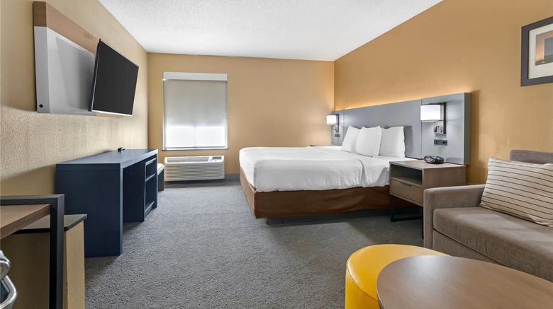 <b>Comfort Inn & Suites near Worlds of Fun Suite</b>. Images powered by <a href="https://iceportal.shijigroup.com/" title="IcePortal" target="_blank">IcePortal</a>.
