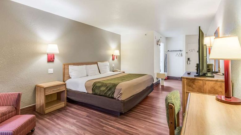 <b>Econo Lodge Truman Inn Room</b>. Images powered by <a href="https://iceportal.shijigroup.com/" title="IcePortal" target="_blank">IcePortal</a>.
