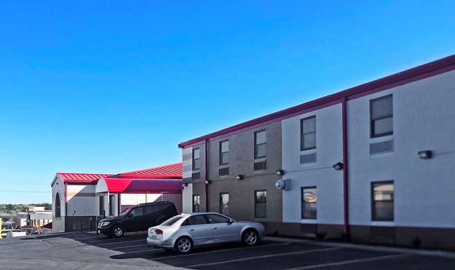 Econo Lodge Truman Inn Exterior