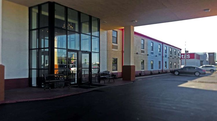 Econo Lodge Truman Inn Exterior