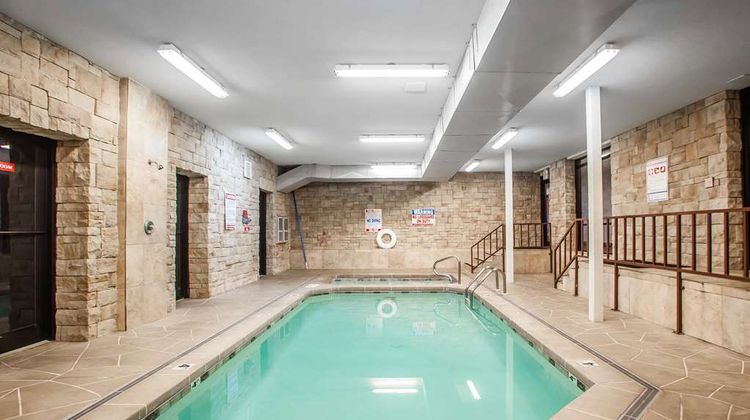 Econo Lodge Truman Inn Pool