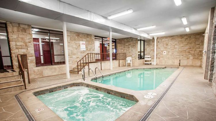 Econo Lodge Truman Inn Pool