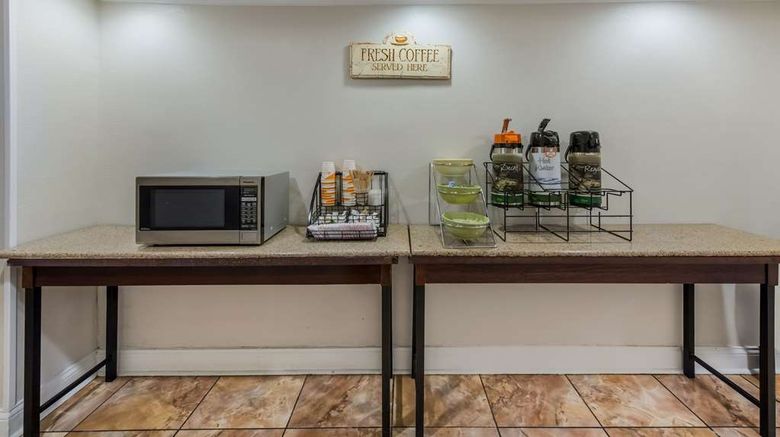 <b>Quality Inn Airport Restaurant</b>. Images powered by <a href="https://iceportal.shijigroup.com/" title="IcePortal" target="_blank">IcePortal</a>.