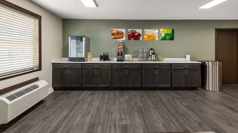 <b>Quality Inn Airport Restaurant</b>. Images powered by <a href="https://iceportal.shijigroup.com/" title="IcePortal" target="_blank">IcePortal</a>.