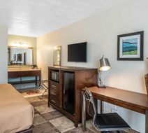 Econo Lodge Room