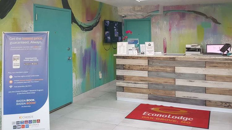 Econo Lodge Lobby