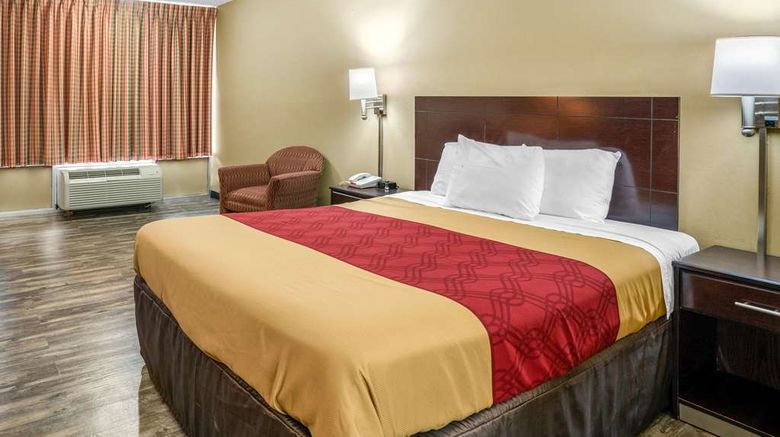 <b>Econo Lodge Room</b>. Images powered by <a href="https://iceportal.shijigroup.com/" title="IcePortal" target="_blank">IcePortal</a>.