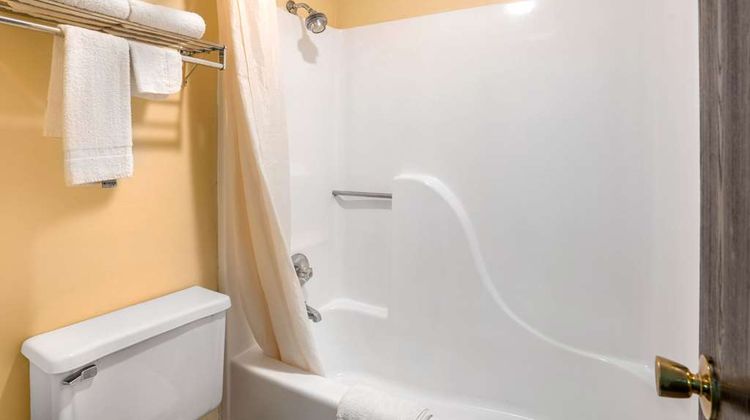 Econo Lodge Room