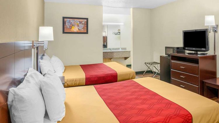Econo Lodge Room