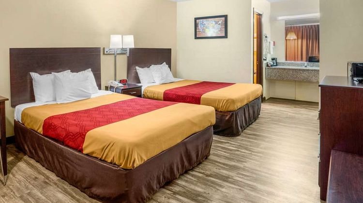 Econo Lodge Room