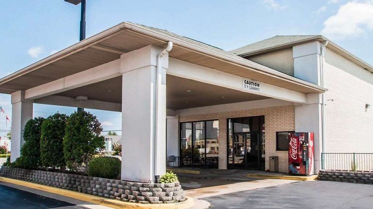 Econo Lodge East Exterior
