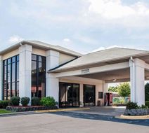 Econo Lodge East Exterior