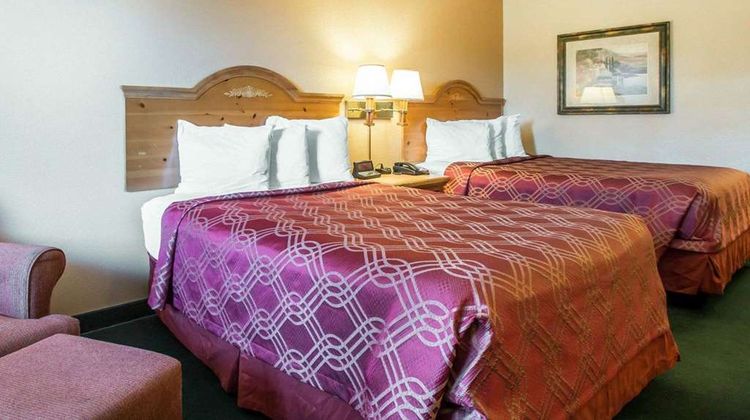 Econo Lodge East Room