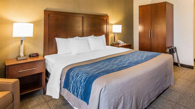 <b>Quality Inn Room</b>. Images powered by <a href="https://iceportal.shijigroup.com/" title="IcePortal" target="_blank">IcePortal</a>.