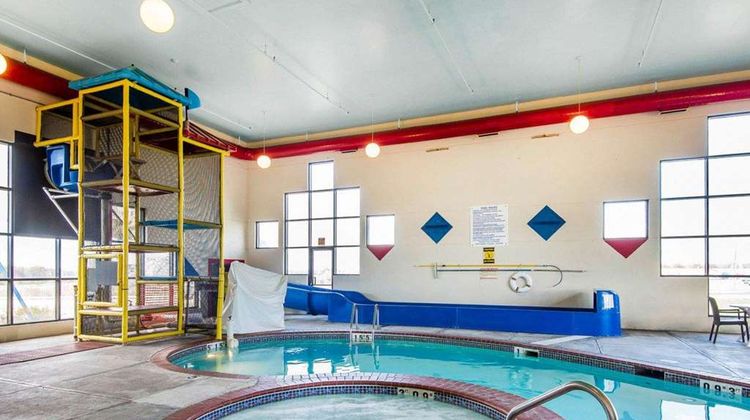 Quality Inn Pool