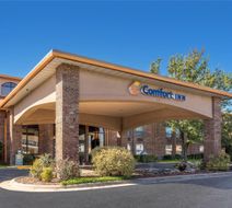 Comfort Inn at Thousand Hills Exterior