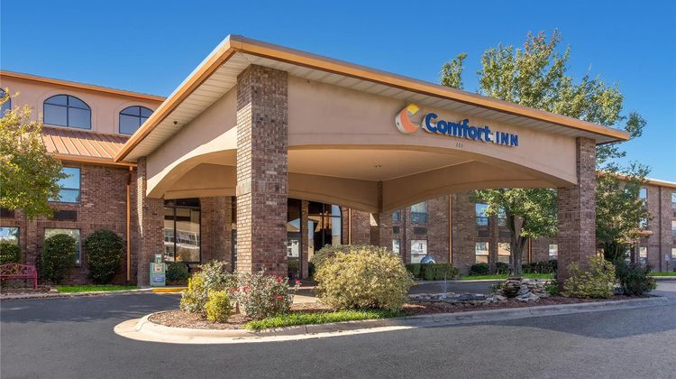 Comfort Inn at Thousand Hills Exterior