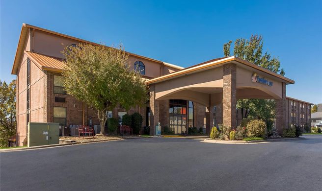 Comfort Inn at Thousand Hills Exterior