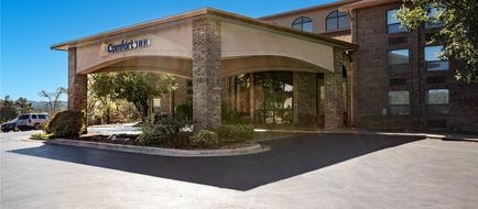 Comfort Inn at Thousand Hills Exterior