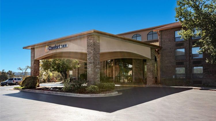 Comfort Inn at Thousand Hills Exterior
