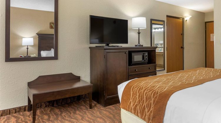 Comfort Inn at Thousand Hills Room