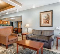 Quality Inn South Lobby