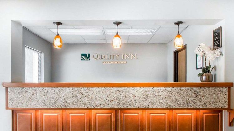 Quality Inn South Lobby