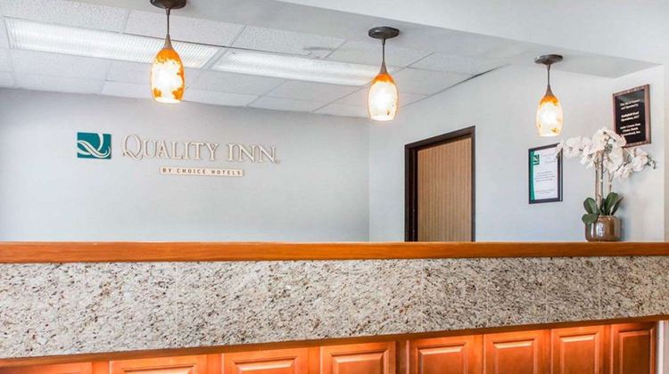 Quality Inn South Lobby