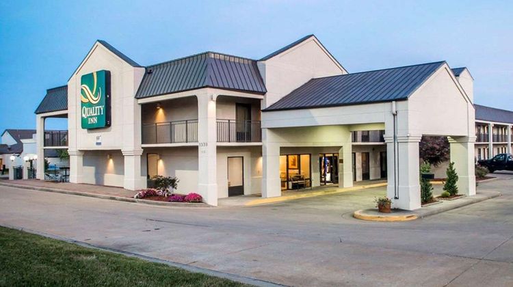 Quality Inn South Exterior