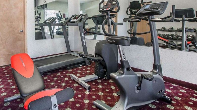 <b>Quality Inn South Health</b>. Images powered by <a href="https://iceportal.shijigroup.com/" title="IcePortal" target="_blank">IcePortal</a>.