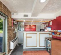 Econo Lodge Lobby