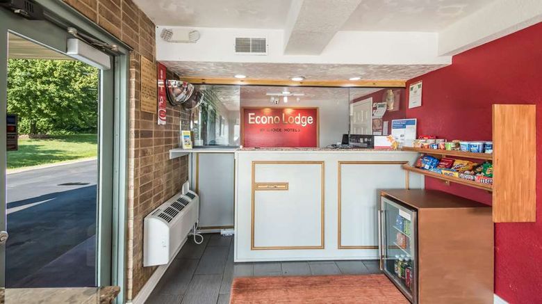 <b>Econo Lodge Lobby</b>. Images powered by <a href="https://iceportal.shijigroup.com/" title="IcePortal" target="_blank">IcePortal</a>.