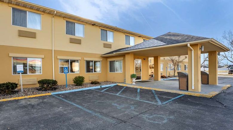 <b>Quality Inn Kirksville Exterior</b>. Images powered by <a href="https://iceportal.shijigroup.com/" title="IcePortal" target="_blank">IcePortal</a>.