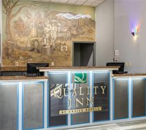 Quality Inn on the Strip Lobby