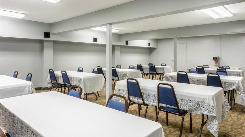 <b>Quality Inn on the Strip Meeting</b>. Images powered by <a href="https://iceportal.shijigroup.com/" title="IcePortal" target="_blank">IcePortal</a>.