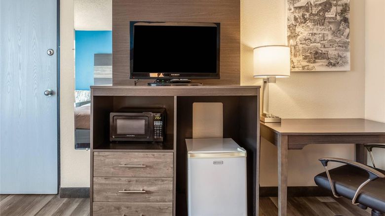 <b>Quality Inn on the Strip Suite</b>. Images powered by <a href="https://iceportal.shijigroup.com/" title="IcePortal" target="_blank">IcePortal</a>.