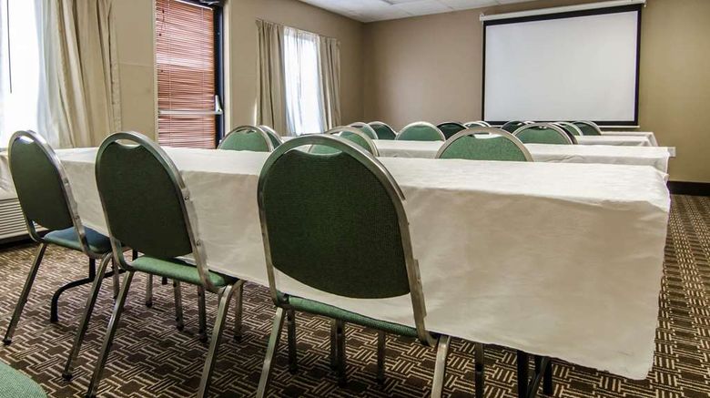 <b>Quality Suites St Joseph Meeting</b>. Images powered by <a href="https://iceportal.shijigroup.com/" title="IcePortal" target="_blank">IcePortal</a>.