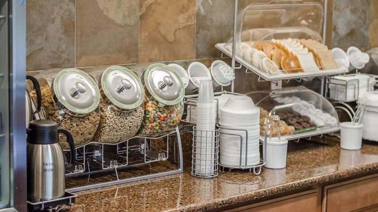 <b>Quality Suites St Joseph Restaurant</b>. Images powered by <a href="https://iceportal.shijigroup.com/" title="IcePortal" target="_blank">IcePortal</a>.
