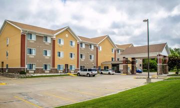Quality Suites St Joseph