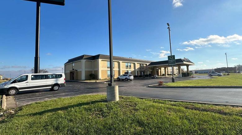 <b>Quality Inn Exterior</b>. Images powered by <a href="https://iceportal.shijigroup.com/" title="IcePortal" target="_blank">IcePortal</a>.