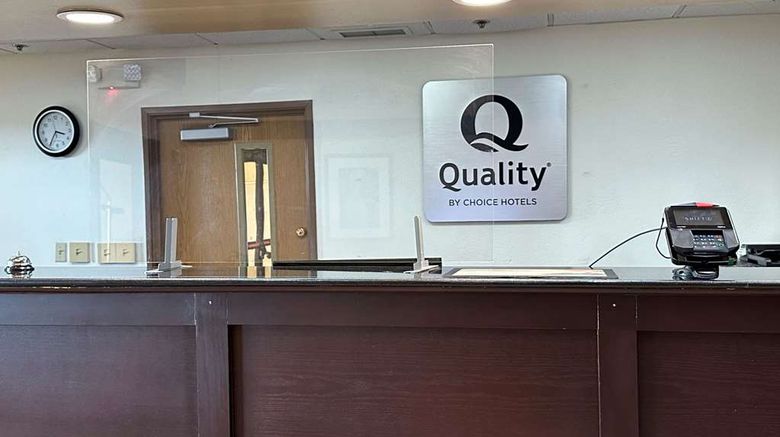 <b>Quality Inn Lobby</b>. Images powered by <a href="https://iceportal.shijigroup.com/" title="IcePortal" target="_blank">IcePortal</a>.