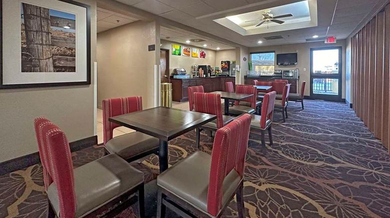 <b>Quality Inn Restaurant</b>. Images powered by <a href="https://iceportal.shijigroup.com/" title="IcePortal" target="_blank">IcePortal</a>.