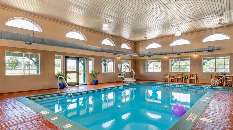 Comfort Inn Sedalia Station Pool