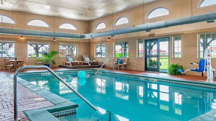 Comfort Inn Sedalia Station Pool
