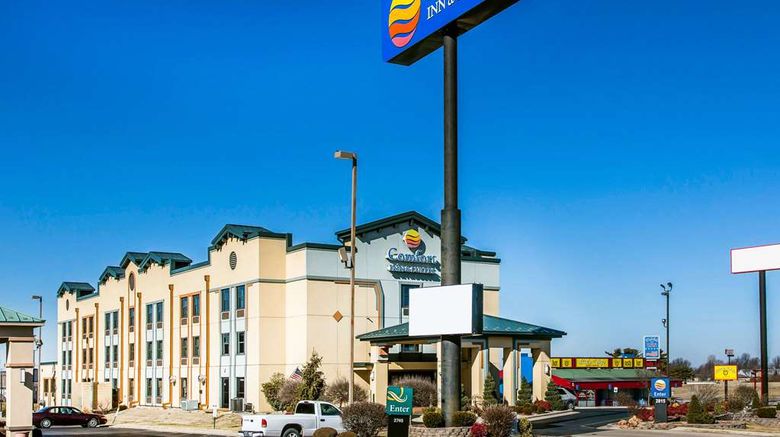 <b>Comfort Inn & Suites Springfield I-44 Exterior</b>. Images powered by <a href="https://iceportal.shijigroup.com/" title="IcePortal" target="_blank">IcePortal</a>.